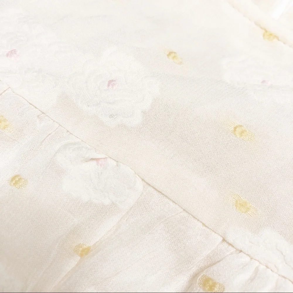 🌸🌼EUC Loft Cream Ruffled Cap Sleeve Top - Picture 4 of 9